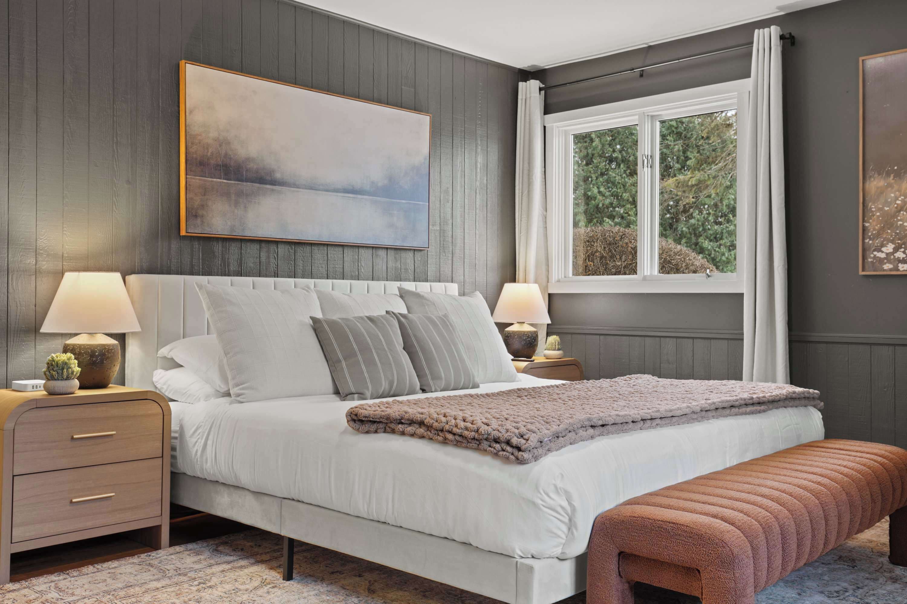 4 bedrooms, desk, iron/ironing board, travel crib