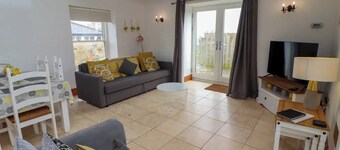 Pet-Friendly Heritage Grade-II Listed Cottage. Exclusive 60% Off Golf Discount!