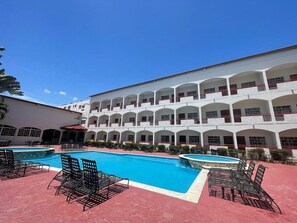 Outdoor pool - Hotel Novus Caoba (Mao)