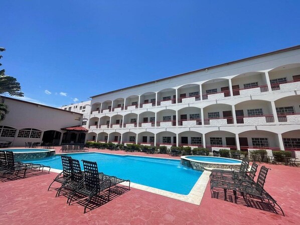 Alberca al aire libre 