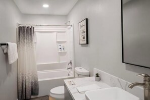 Room - Exotic home Rogers by sdstay (Casa de Oro-Mount Helix)