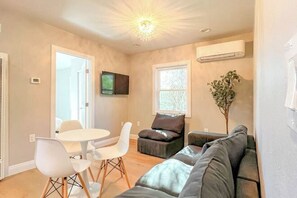 Room - Exotic home Rogers by sdstay (Casa de Oro-Mount Helix)