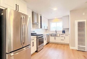 Room - Exotic home Rogers by sdstay (Casa de Oro-Mount Helix)