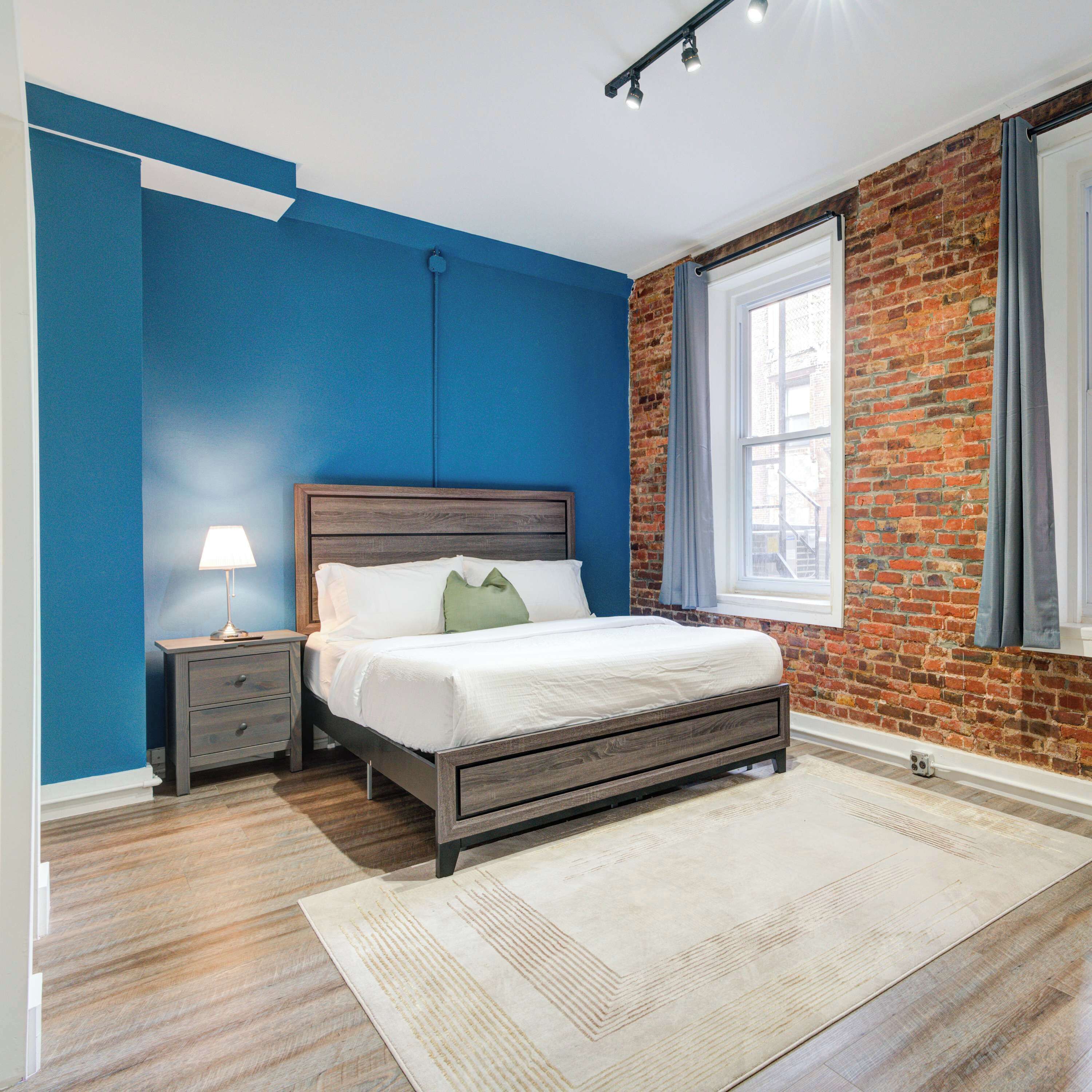 2 bedrooms, iron/ironing board, travel cot, WiFi