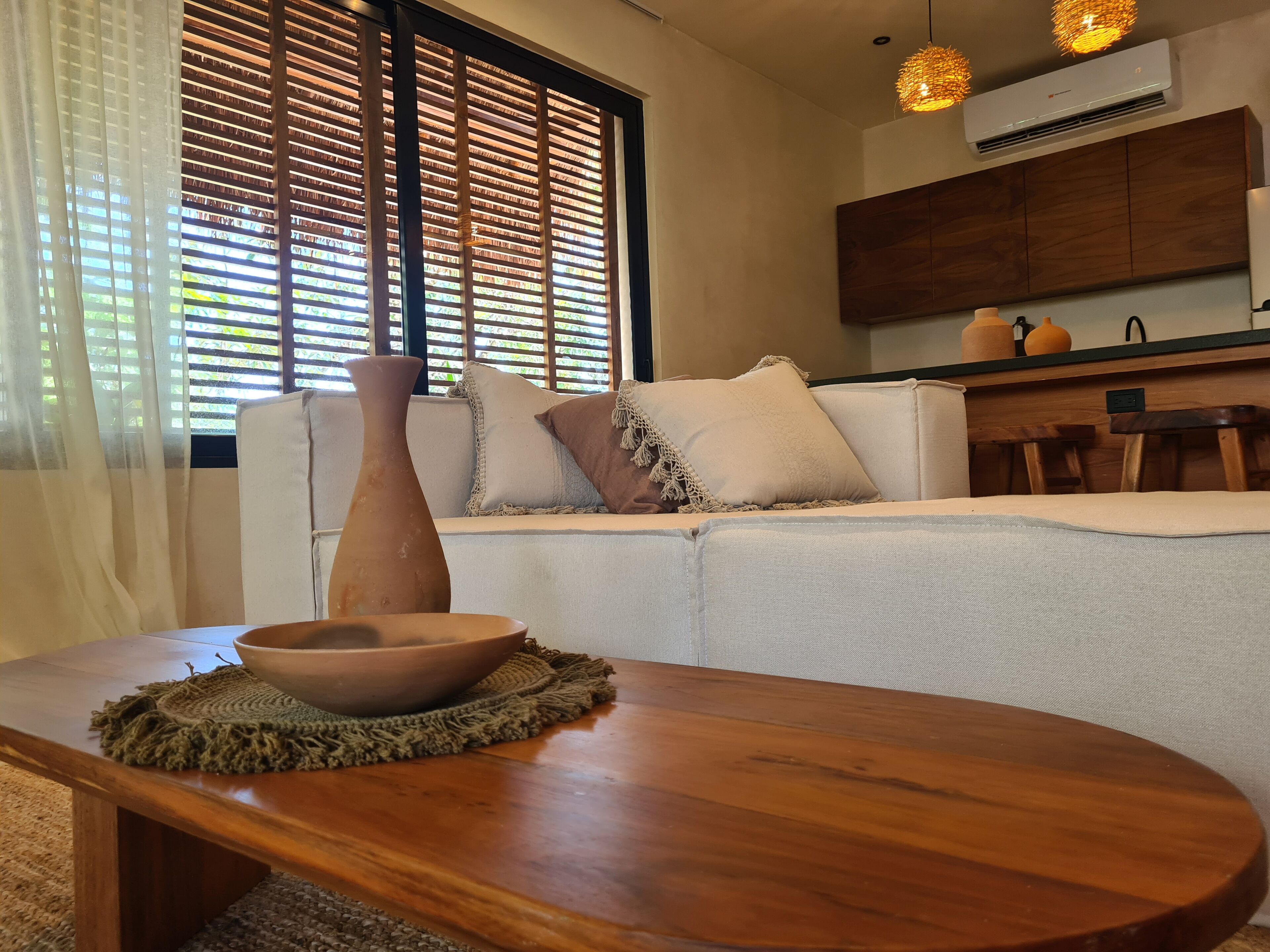 Departamento Confort, 2 habitaciones, alberca privada, vista al jardín | Salón ejecutivo