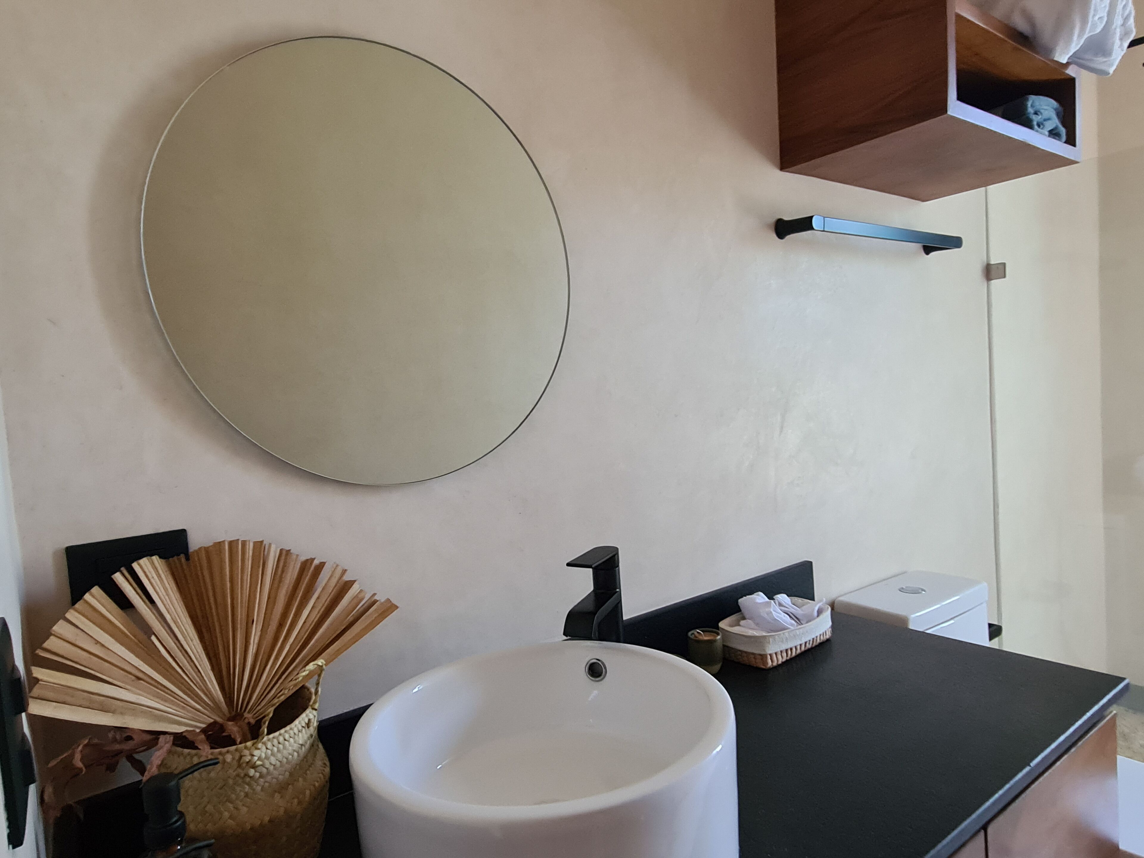 Departamento Confort, 2 habitaciones, alberca privada, vista al jardín | Baño
