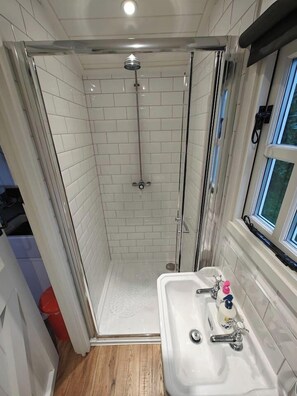 Hair dryer - Luxury Countryside Shepherds Hut with Hot Tub (Cornwall)
