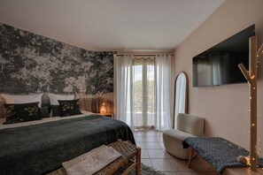 Deluxe Quadruple Room | Free WiFi