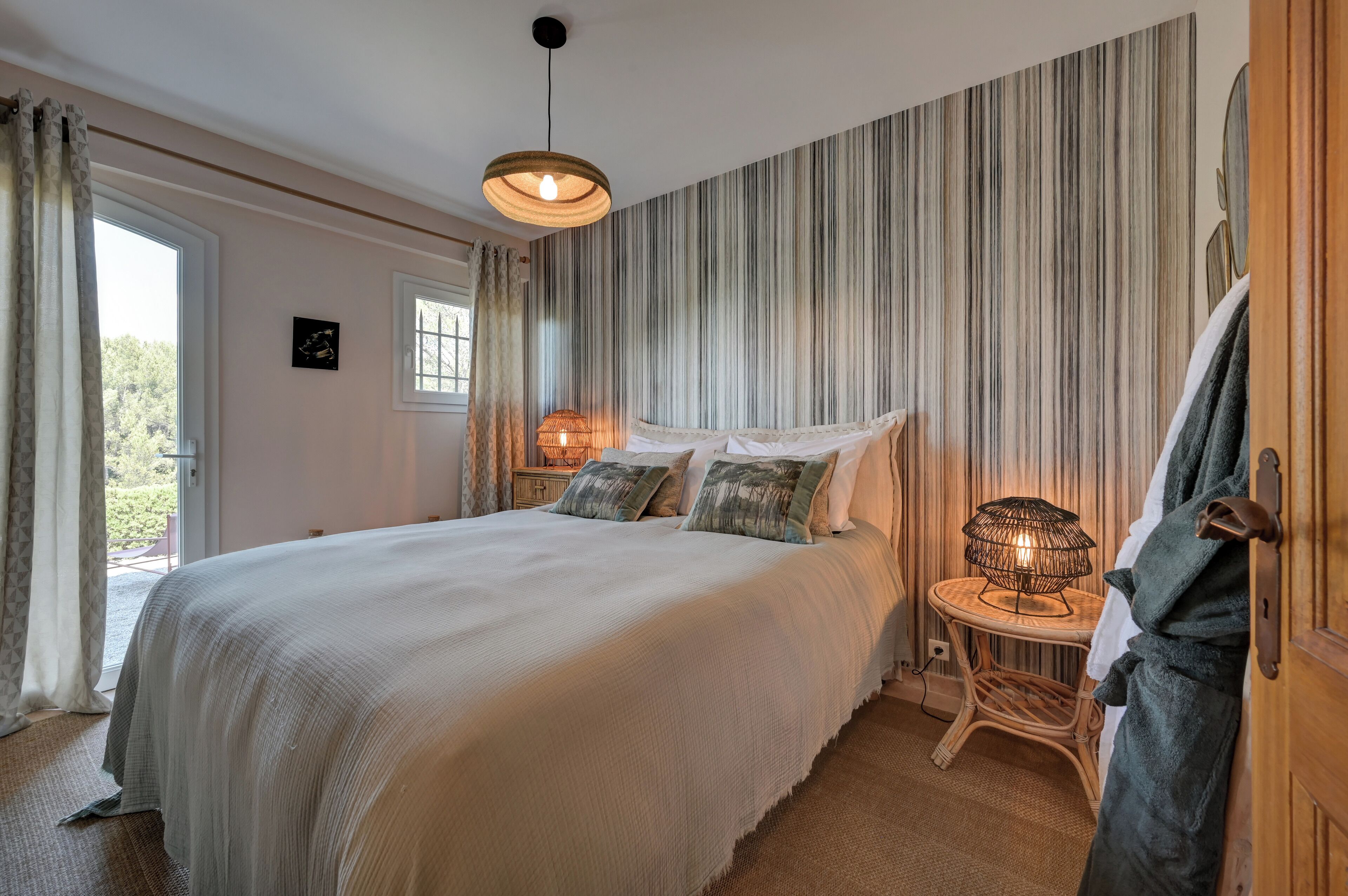 デラックス 4 人部屋 | WiFi (無料)