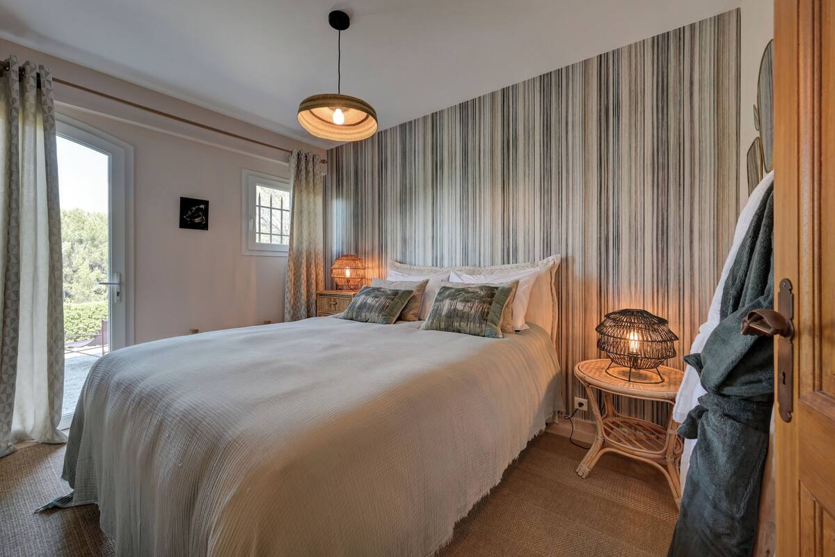 Deluxe Quadruple Room | Free WiFi