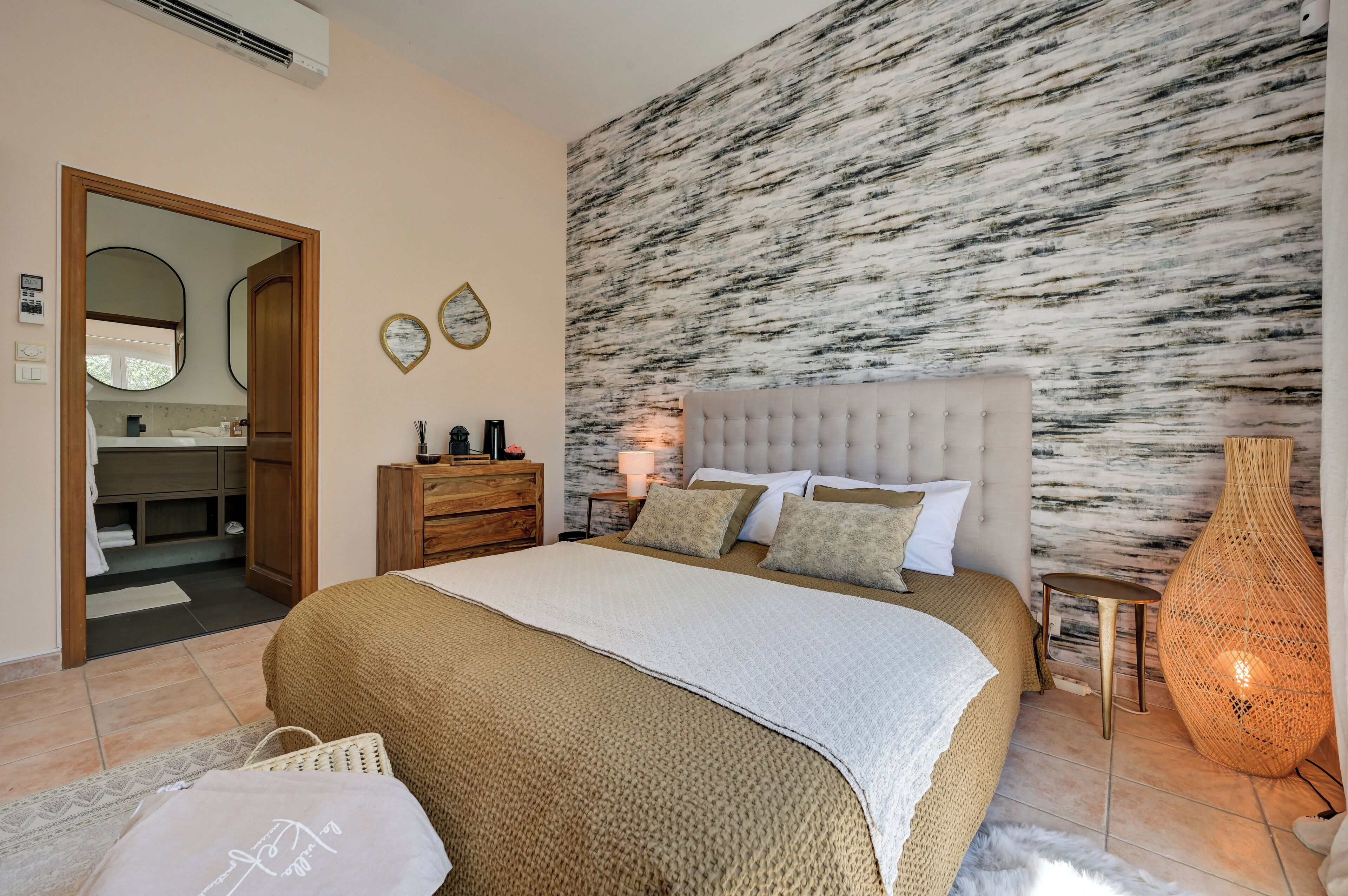 デラックス ダブルルーム | WiFi (無料)