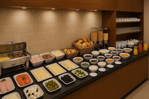 Sudah termasuk sarapan prasmanan setiap hari