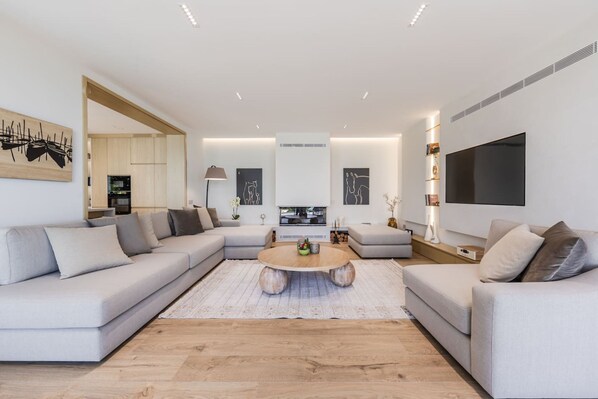 Villa | Living area - Horizon Villa Luxurious Lakefront Retreat (Shkodër)