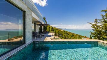 4 bedrooms