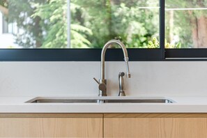 Villa | Private kitchen - Horizon Villa Luxurious Lakefront Retreat (Shkodër)