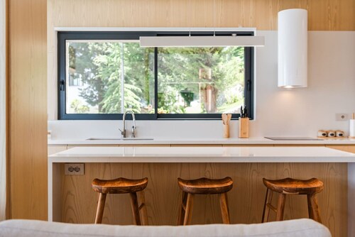 Horizon Villa Luxurious Lakefront Retreat
