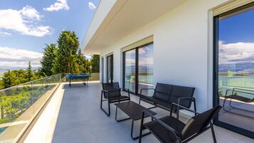 Villa | Terrace/patio