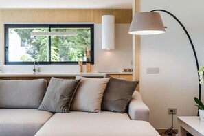 Villa | Living area - Horizon Villa Luxurious Lakefront Retreat (Shkodër)