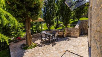 House, Smoking | 4 bedrooms