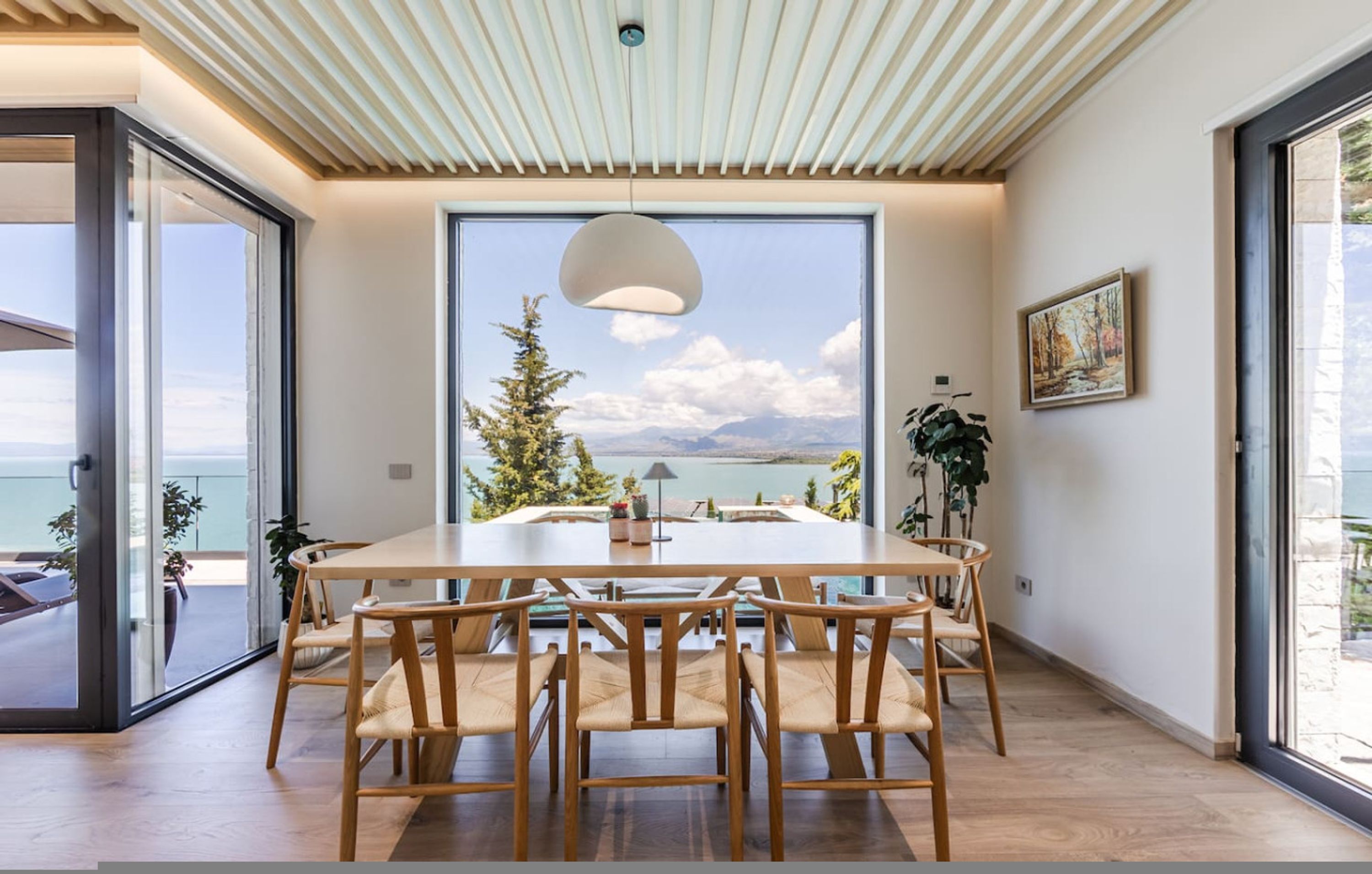 House, Smoking | Dining room