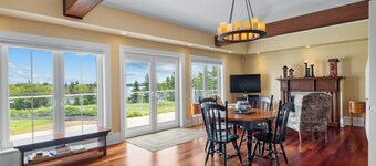 10 minutes to golf and family fun at Mill River, family friendly guesthouse