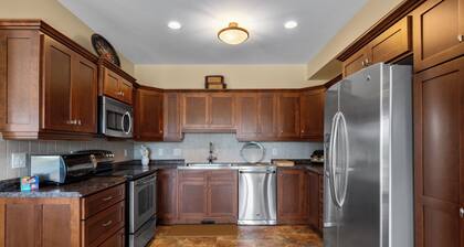 10 minutes to golf and family fun at Mill River, family friendly guesthouse