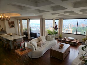 Room - Private Room With Sanpether Tower El Poblado (Medellín)