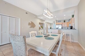 House, Accessible - Waterfront 3B Balcony Hot Tub Pool Near Beach (Clearwater Beach)