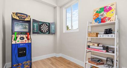 Aqua Verde Waterfront Lux Gem Dock Game Room