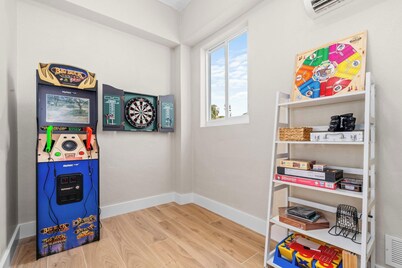 Aqua Verde Waterfront Lux Gem Dock Game Room