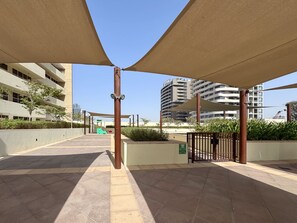 House - Stayshort - Chic 1 Bed in JVC Sleeps 4 With Balcony (Dubai)