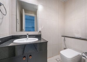 House - Stayshort - Chic 1 Bed in JVC Sleeps 4 With Balcony (Dubai)