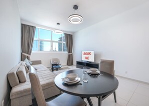 House - Stayshort - Chic 1 Bed in JVC Sleeps 4 With Balcony (Dubai)