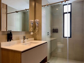 House - w Gorgeous 2BR w Balcony in Santa Barbara (Bogotá)