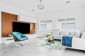 House, Accessible | 4 bedrooms, Internet - Saltwater Social Game Room Pool Dock Views (Marathon)