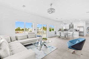 4 bedrooms, Internet - Saltwater Social Game Room Pool Dock Views (Marathon)