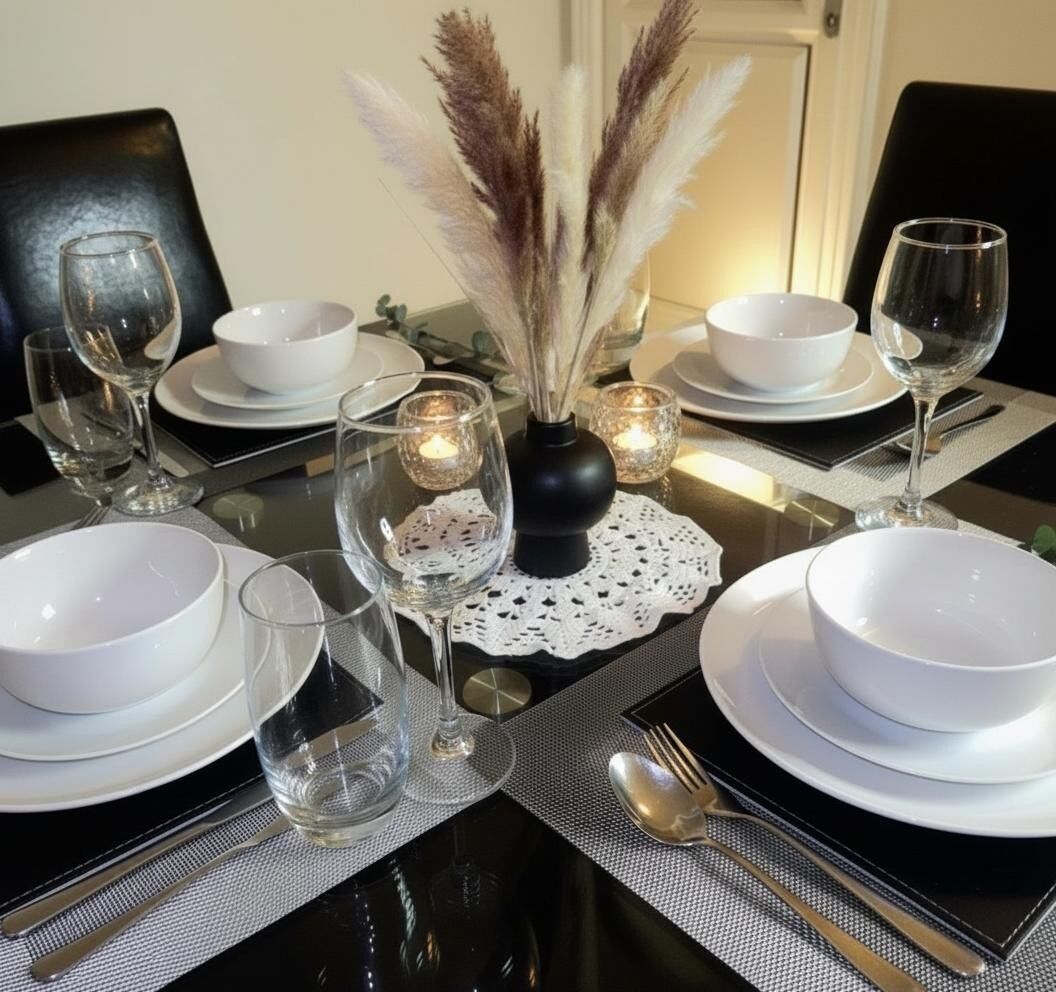 Køleskab/fryser i fuld størrelse, mikrobølgeovn, ovn, kogeplade