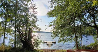 Vacation home for families with a large garden. Swimming lake and hiking trails nearby.