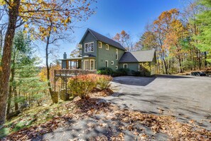 Interior - Near Waterfalls: Scenic Highlands Group Getaway! (Highlands)