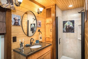 Towels - BEARLY LIVIN!  NEW CABIN ON 2 ACRES OF PRIVATE SMOKIES TROUT STREAM!  WOW !! (Cosby)