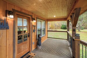 Terrace/patio - BEARLY LIVIN!  NEW CABIN ON 2 ACRES OF PRIVATE SMOKIES TROUT STREAM!  WOW !! (Cosby)