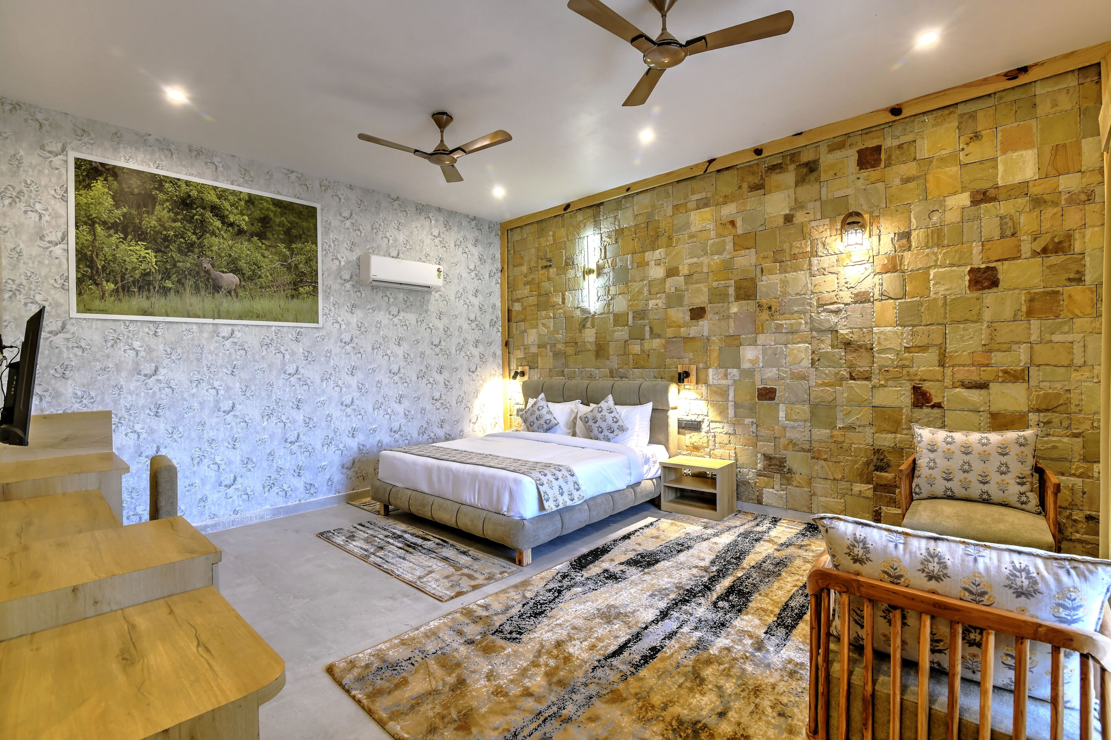 King Fisher | Individually decorated, individually furnished, desk, laptop workspace