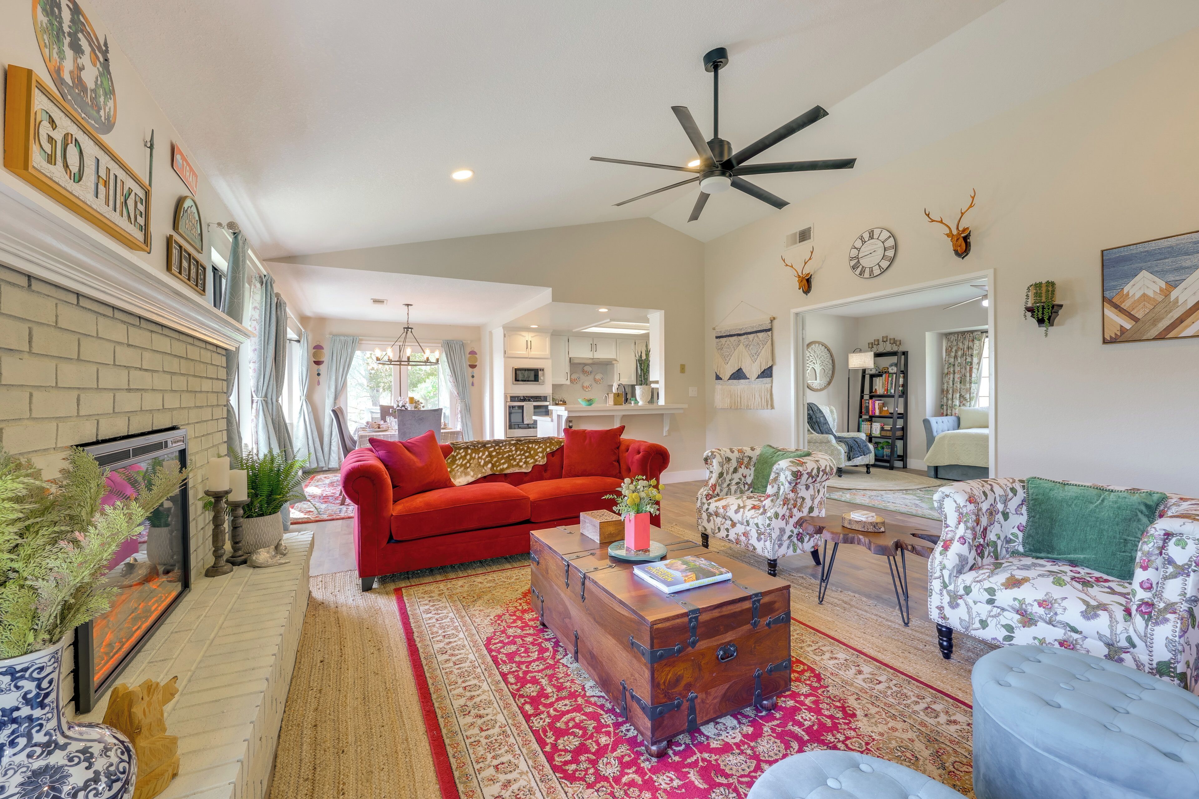 House (3 Bedrooms) | Interior