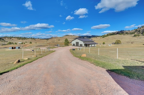 On 90 Scenic Acres! Rural Hot Springs Retreat