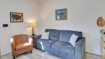 Apartment (0 Bedroom) | Interior