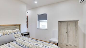 Apartment (0 Bedroom) | Interior