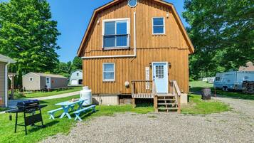 Cottage (2 Bedrooms) | Front of property
