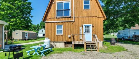 Cottage (2 Bedrooms) | Front of property