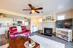 House (3 Bedrooms) | Interior - 'wilson Waterfront Getaway' Near Hikes & Wineries! (Wilson)