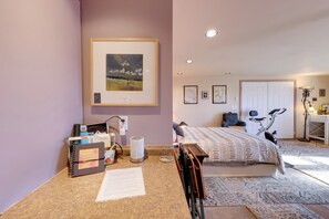 Apartment (0 Bedroom) | Interior - Studio Near Hot Minerals Soak: 360-view of Valley! (Hot Springs)